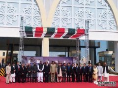 巴基斯坦总理授予中国交建瓜达尔项目团队“杰